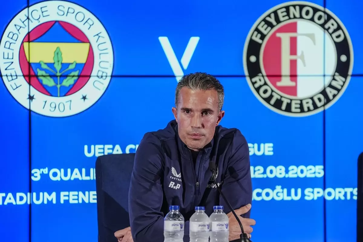 Kazanırlarsa sevinecek mi? Van Persie'den olay açıklama