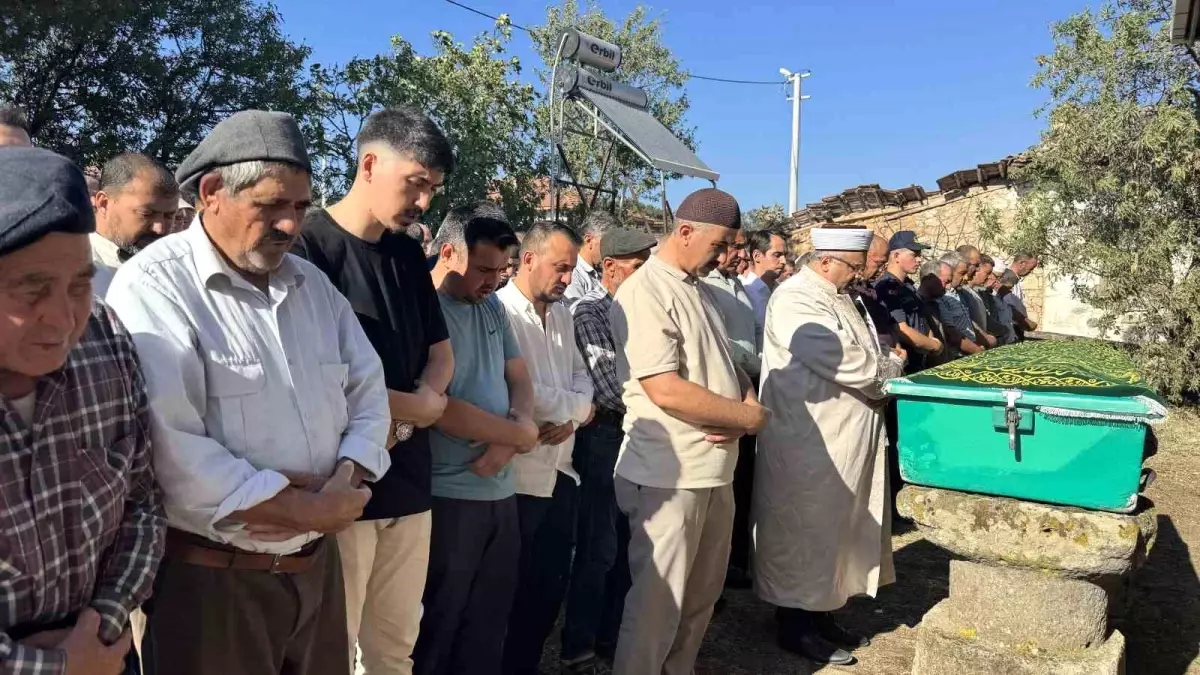Depremde Hayatını Kaybeden Mevlüt Altungeyik Toprağa Verildi
