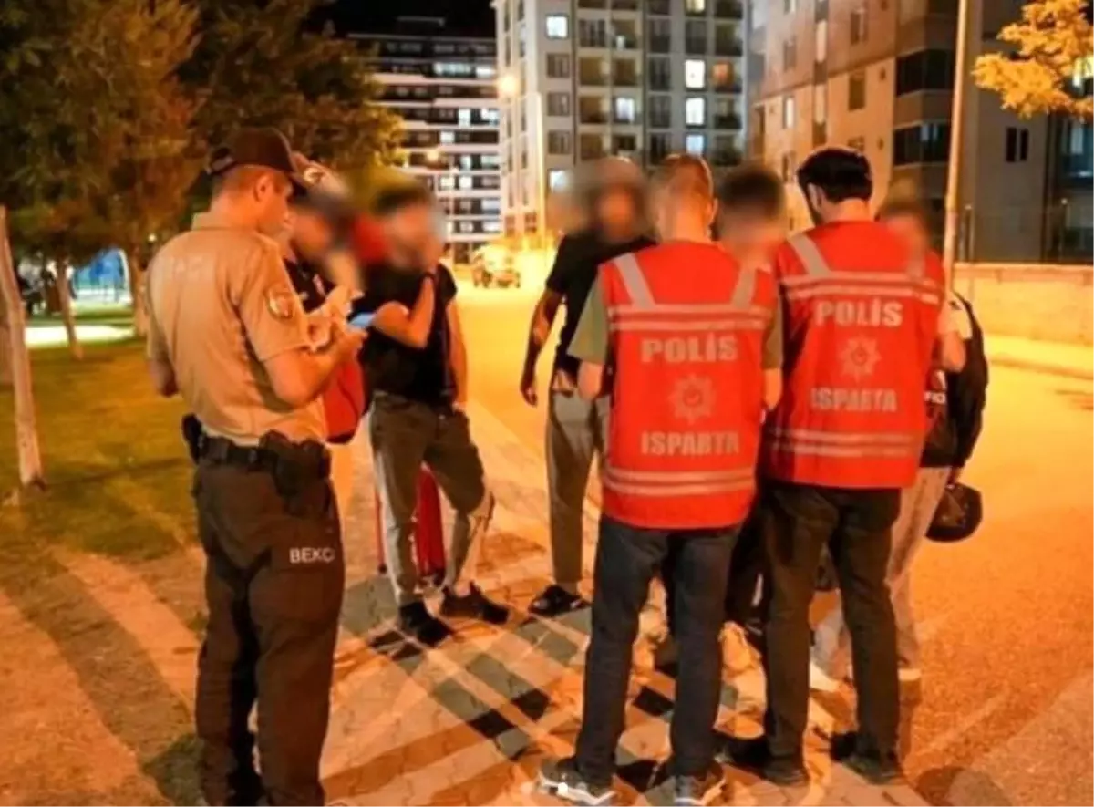 Isparta'da Yoğun Polis Denetimleri: 33 Bin Kişi Sorgulandı, 25 Aranan Kişi Yakalandı