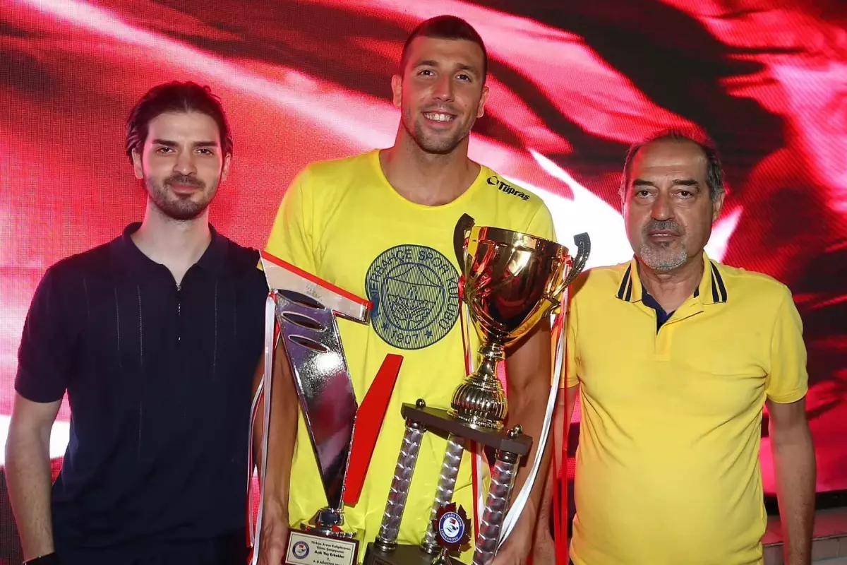 Karar açıklandı! Kupa Galatasaray'dan alınıp Fenerbahçe'ye verildi