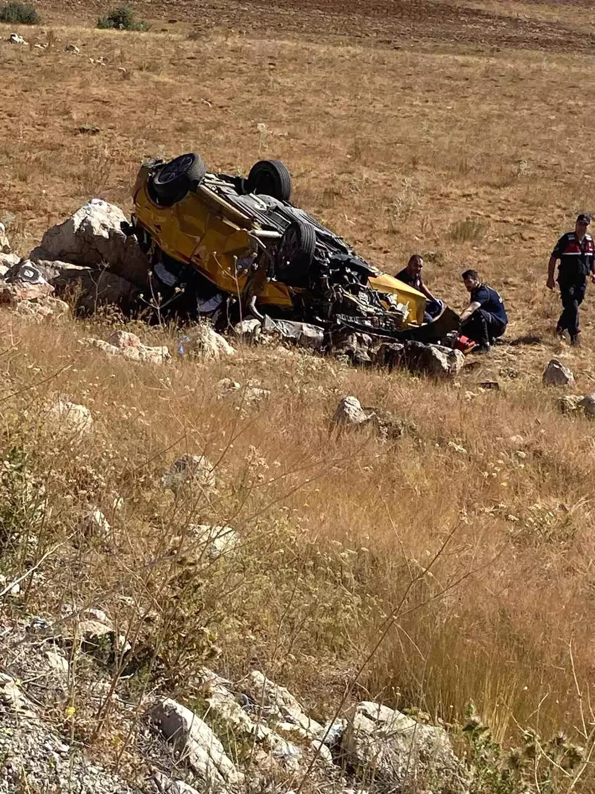 Sivas'ta Şarampole Uçan Otomobilde Bir Kişi Hayatını Kaybetti
