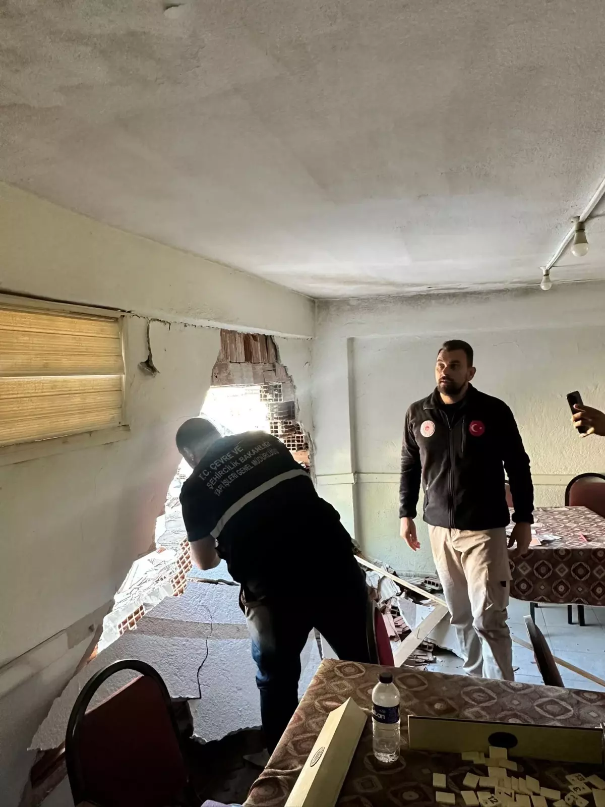 Balıkesir Sındırgı'da Deprem Sonrası Hasar Tespiti Yapıldı