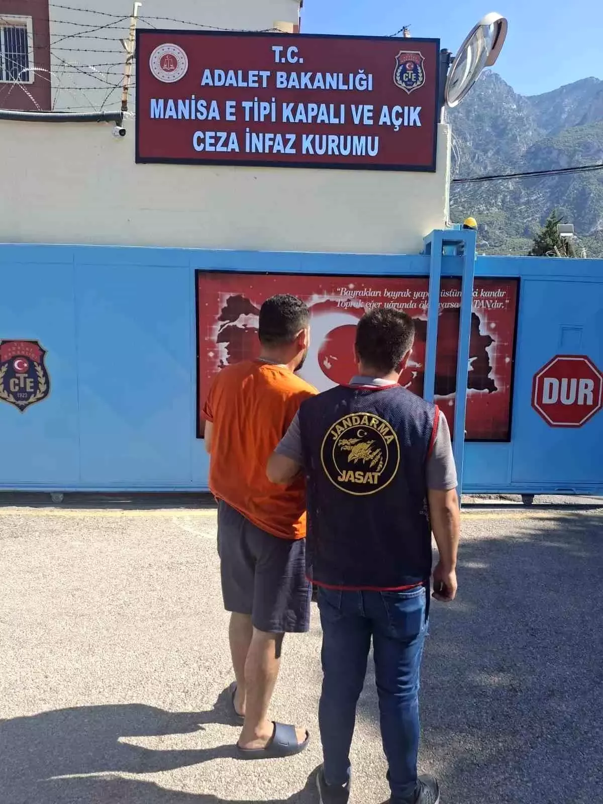 Manisa'da 8 Dolandırıcılıktan Aranan Şahıs Yakalandı