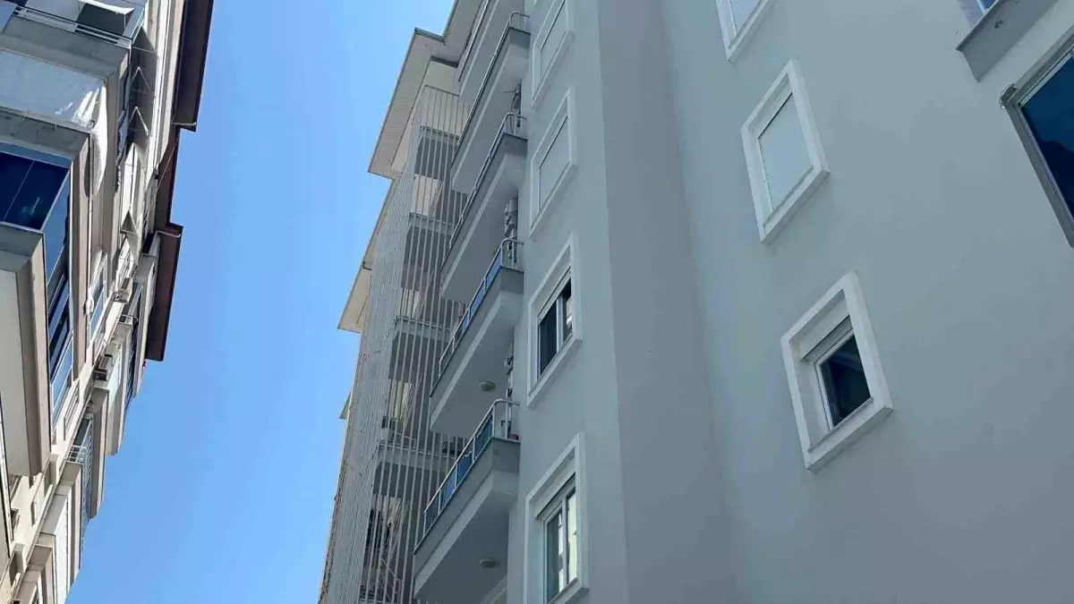 Alanya'da Klima Montajı Sırasında 6. Kattan Düşme Felaketi