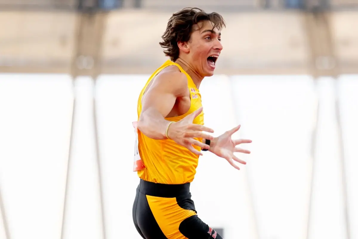 Armand Duplantis, sırıkla atlamada 13. kez dünya rekoru kırdı