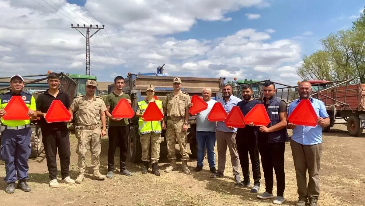 Jandarma, Arpaçay’da Tarım Araçları İçin Güvenlik Tedbirleri Aldı