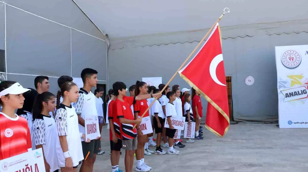 Aydın'da Analig Tenis 2. Etap Yarışmaları Başladı