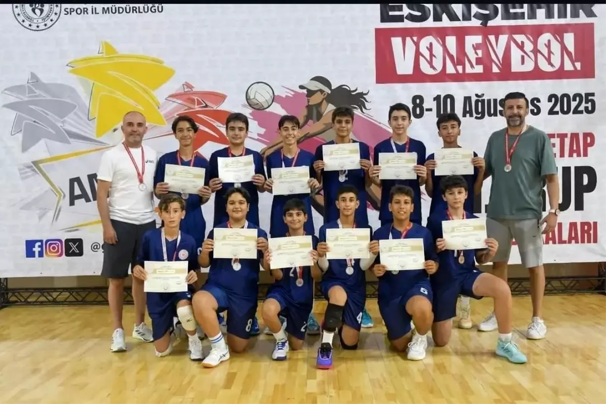 Aydınlı Voleybol Takımı Türkiye Finaline Yükseldi