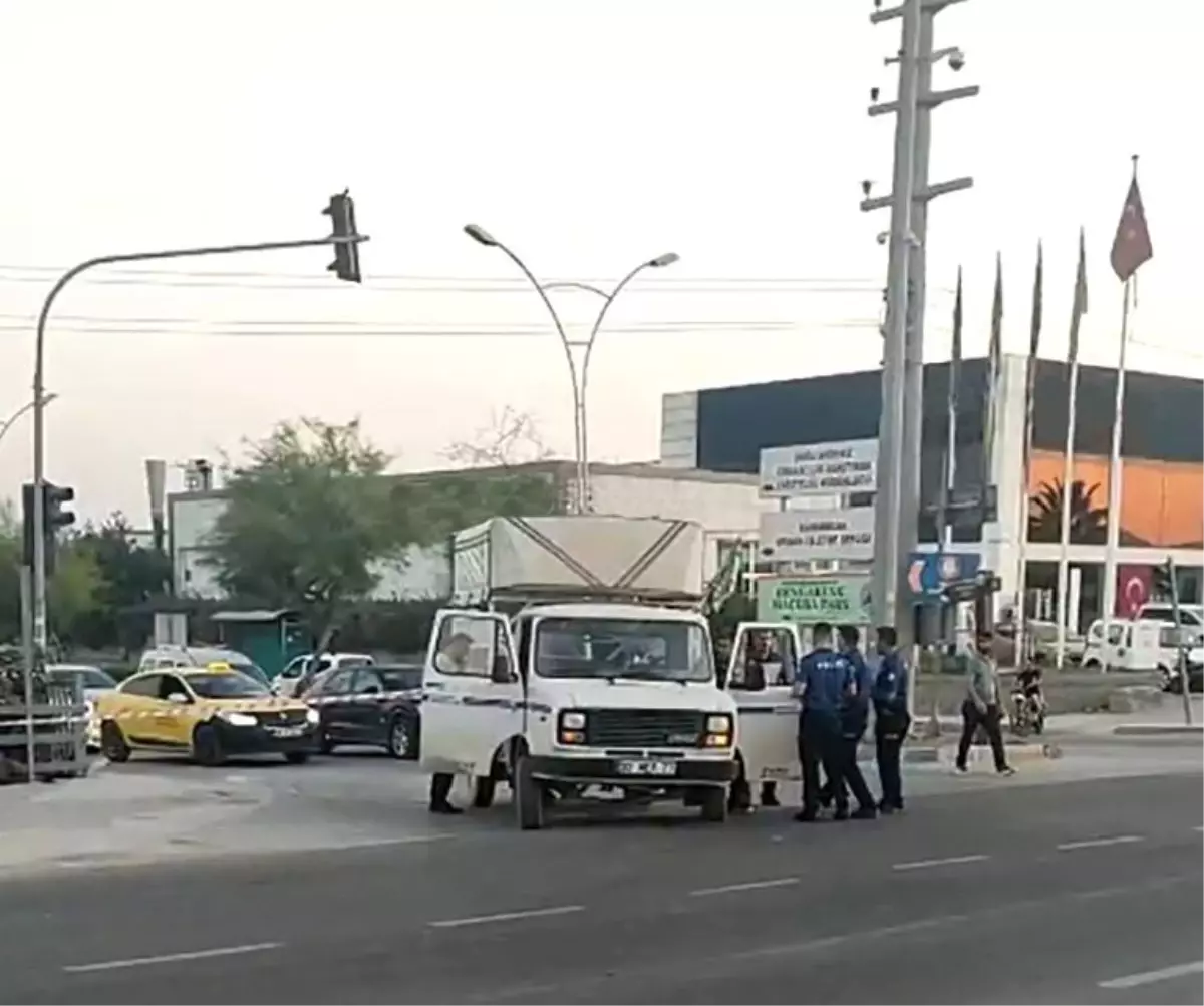 Mersin'de Baba Oğlunu ve Arkadaşını Silahla Yaraladı