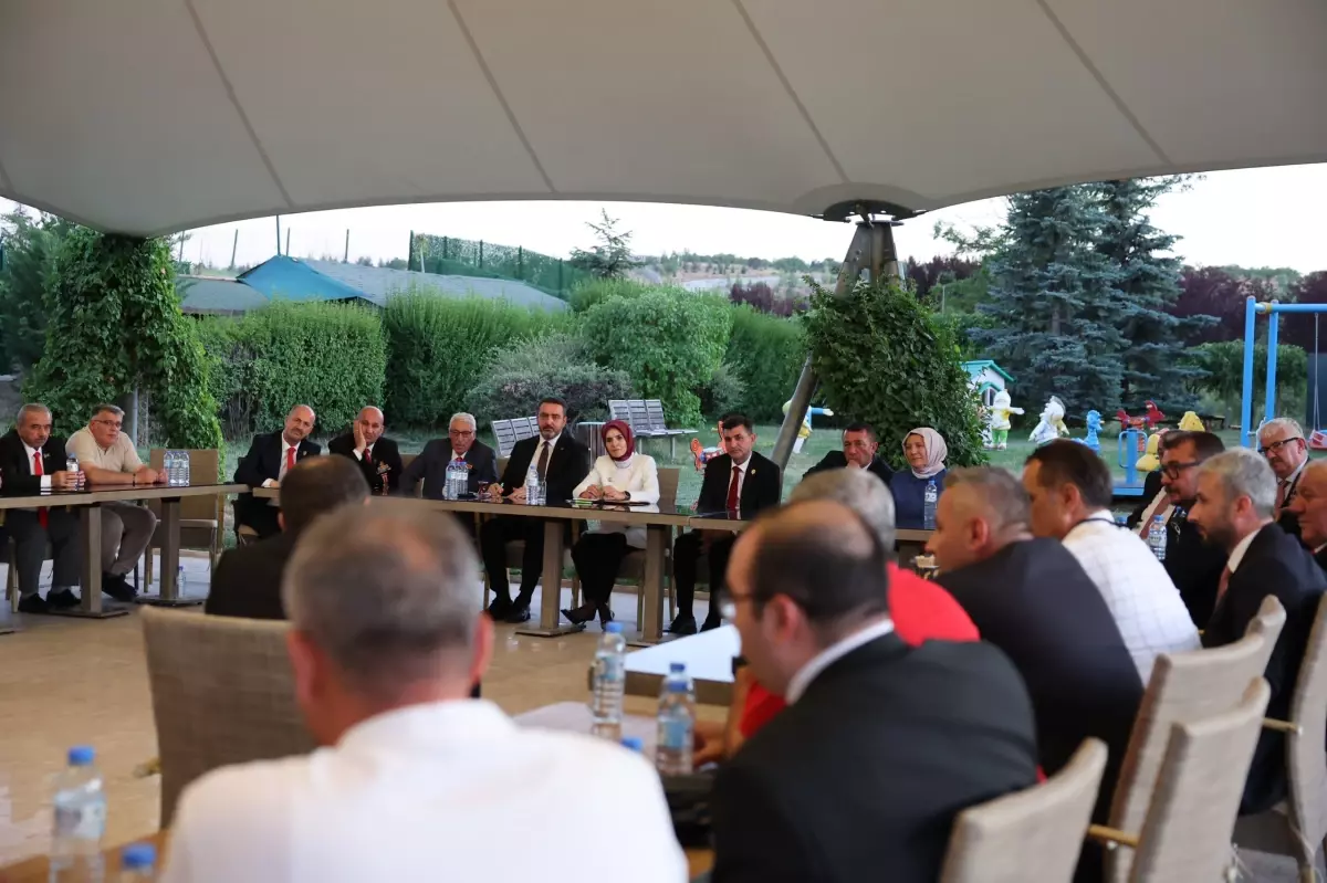 Bakan Göktaş, Şehit Aileleri ve Gazilerle Bir Araya Geldi