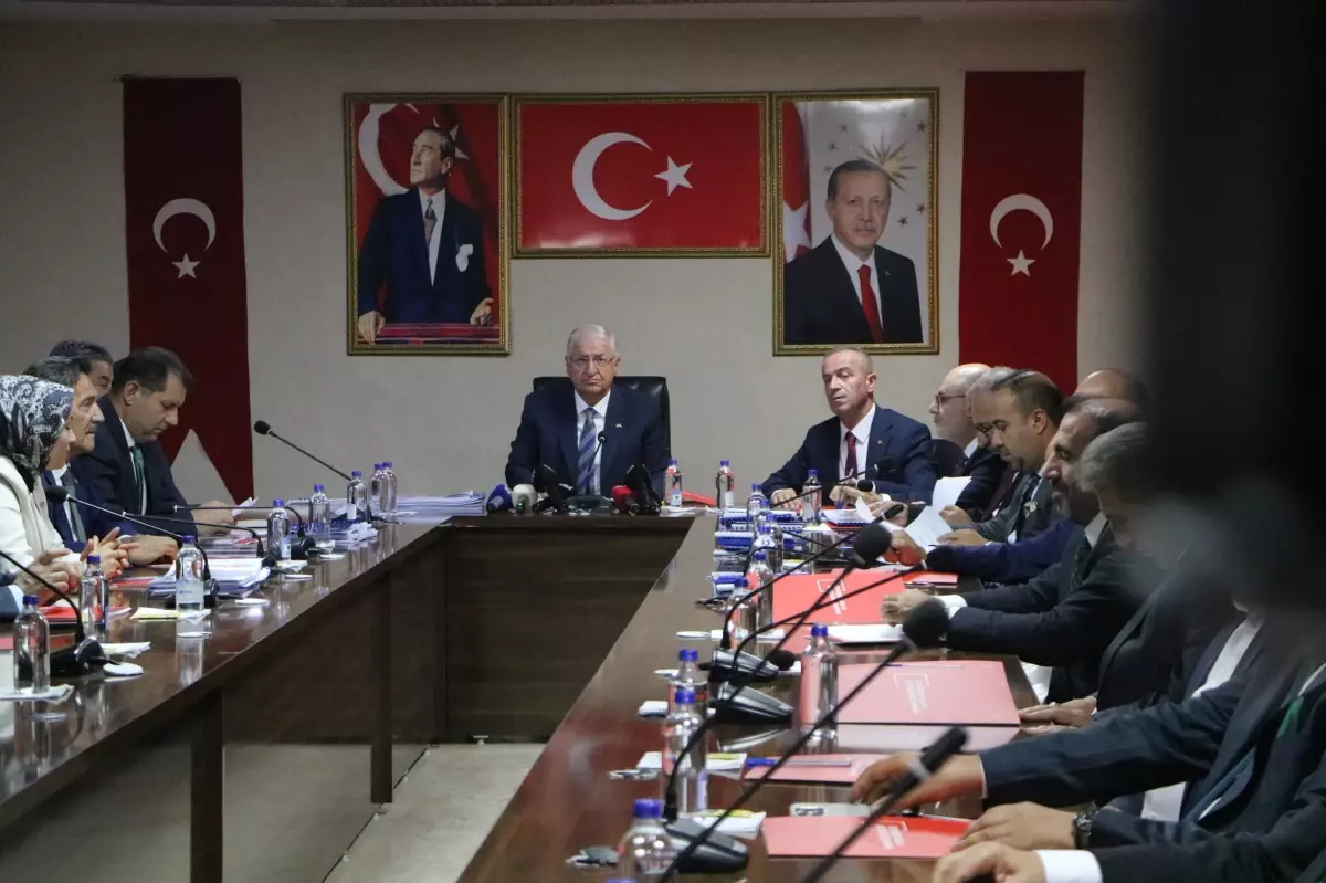 Bakan Güler: Türk ve Kürtlerin Birlikteliği Barışın Temel Taşı