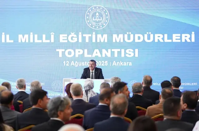 bakan tekin okul kiyafeti gorseli okulun inte 18940075 o