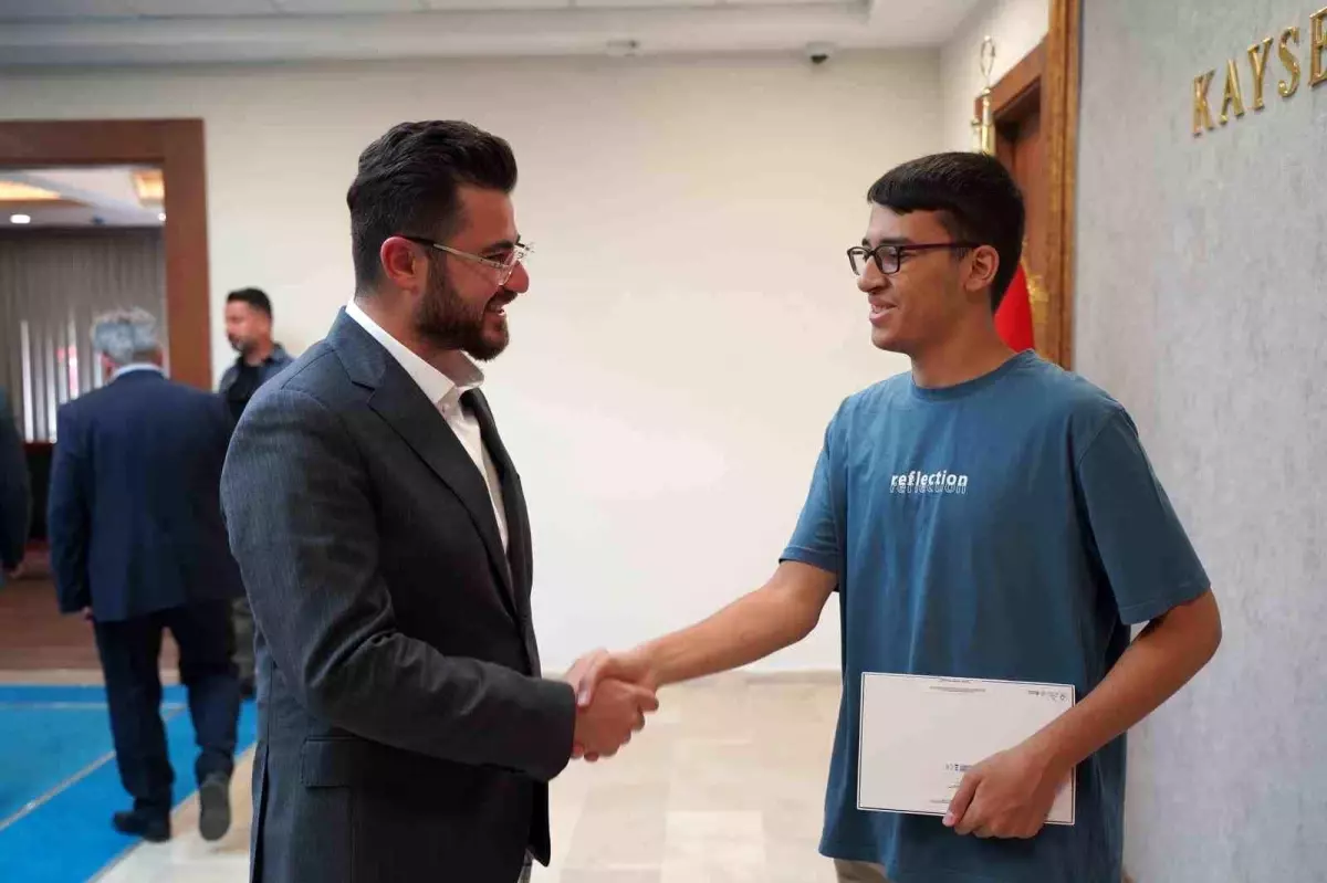 Hüseyin Okandan, YKS Türkiye 3.'sü Ahmet Yasin Ekmen ile Buluştu
