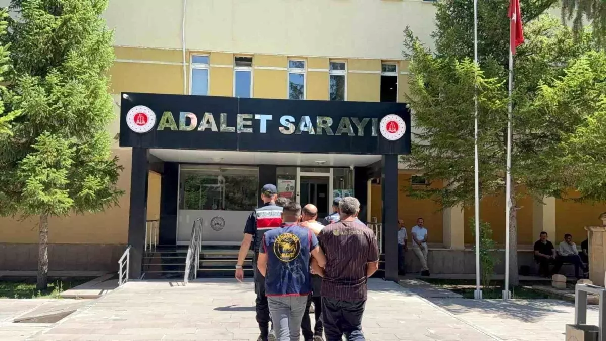 Bayburt'ta Saman Balyası Hırsızlığı: 3 Şüpheli Yakalandı
