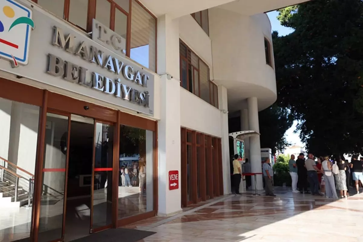 CHP'li Manavgat Belediye Başkan Yardımcısı Gülsüm Özer istifa etti