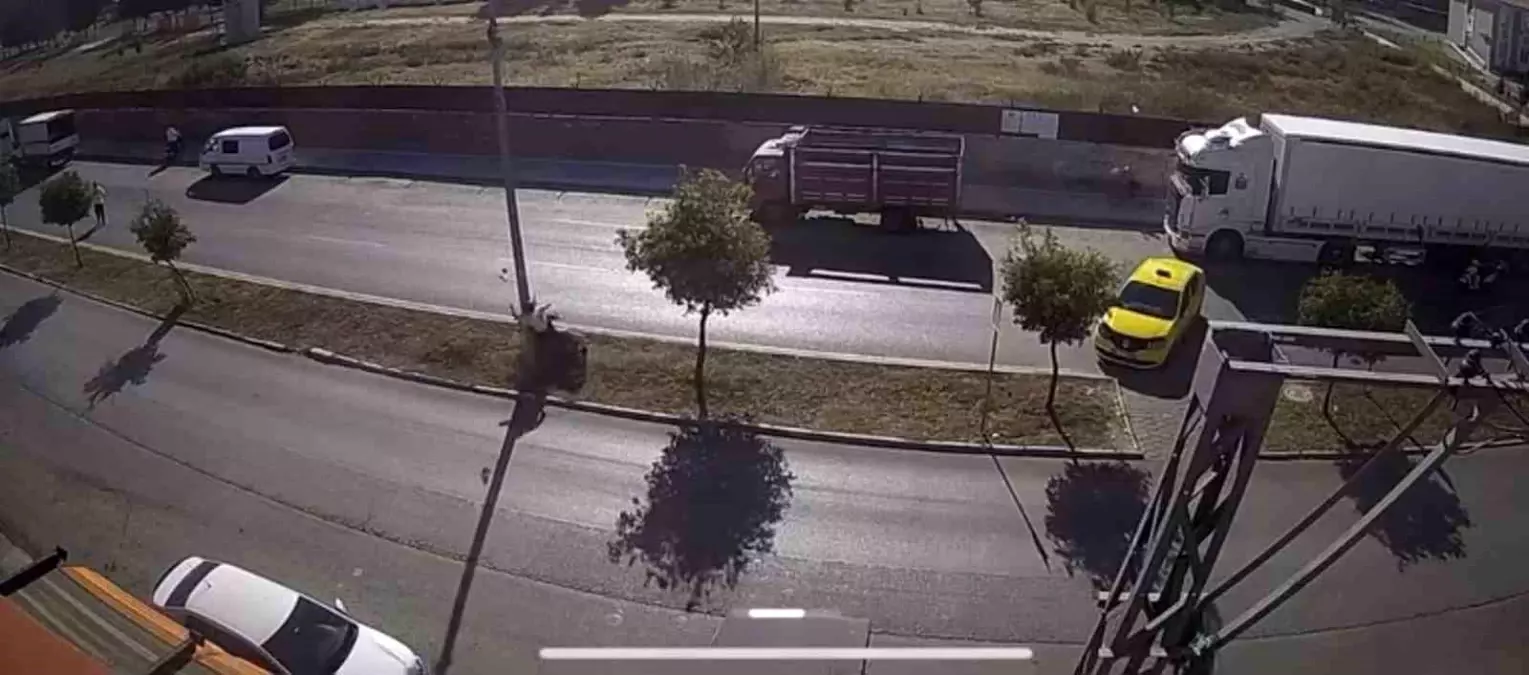 Adana'da Taksicinin Hatası Feci Kazaya Neden Oldu