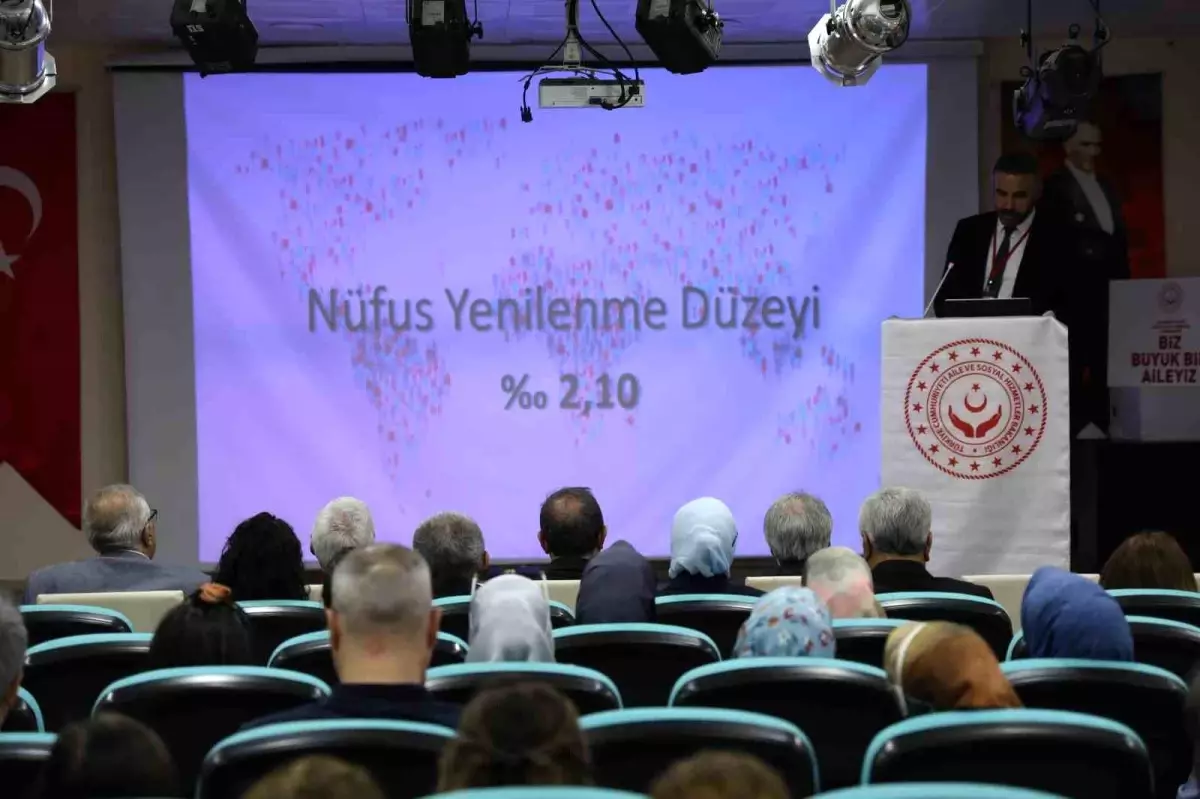 Diyarbakır'da Yaşlılık Çalıştayı Düzenlendi