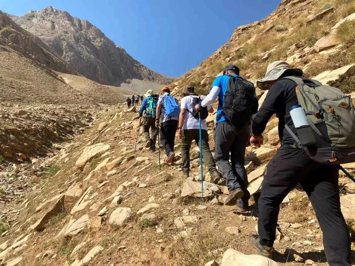 Doğaseverler 20 Kilometrelik Tarihi Kervan Yolunda Yürüyüş Gerçekleştirdi