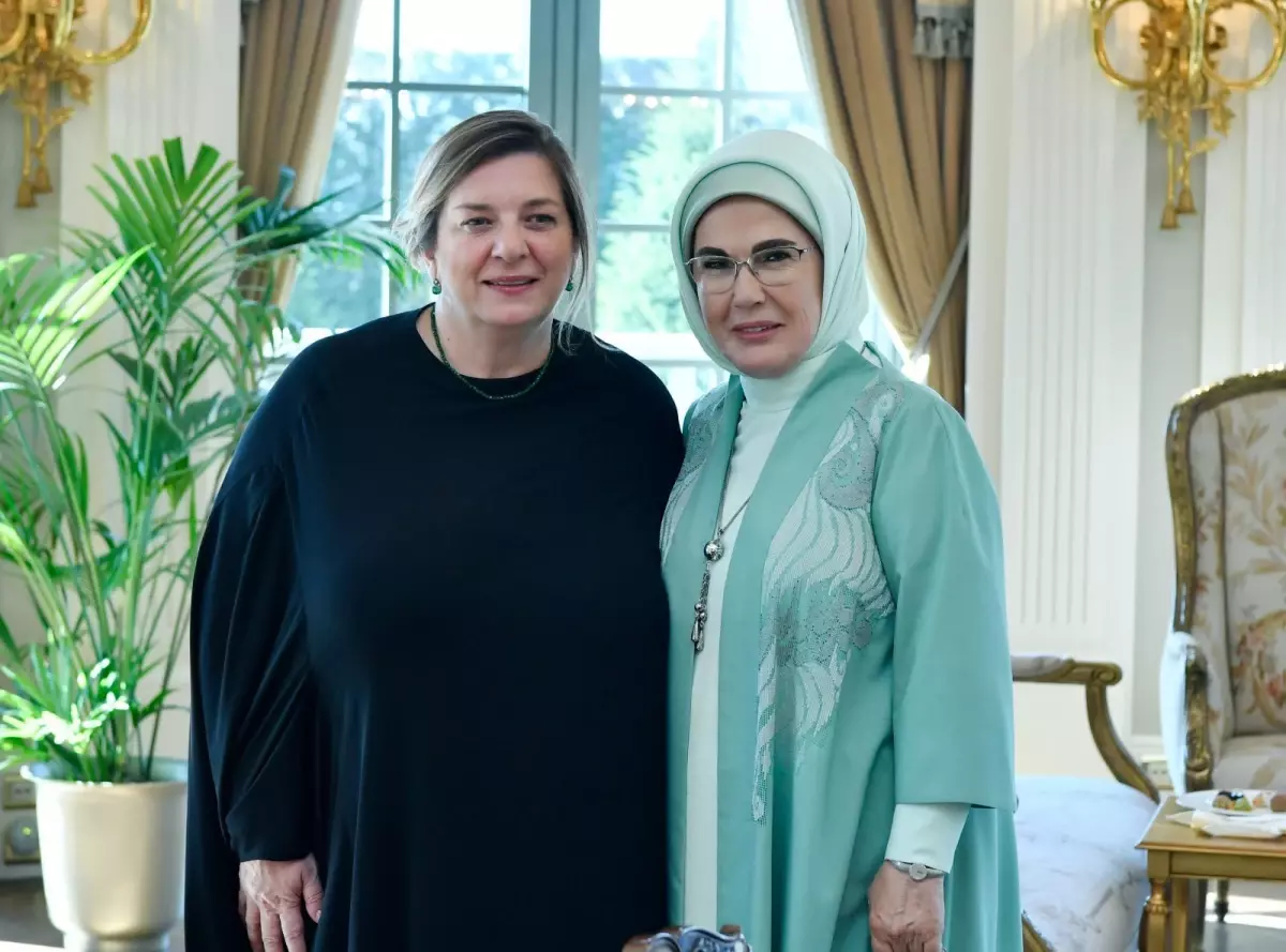 Emine Erdoğan, Gürcistan Devlet Başkanı'nın eşi Tamar Bagrationi ile görüştü