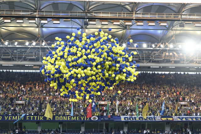 fenerbahce den duygulan hareket 1907 adet balon 18940954 3114 m