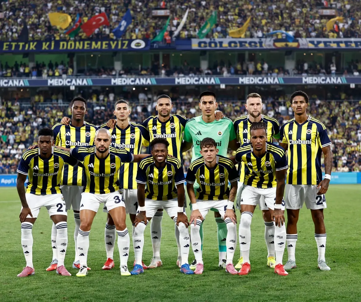 Fenerbahçe, Feyenoord'u 5-2 Geçerek Play-Off Turuna Yükseldi