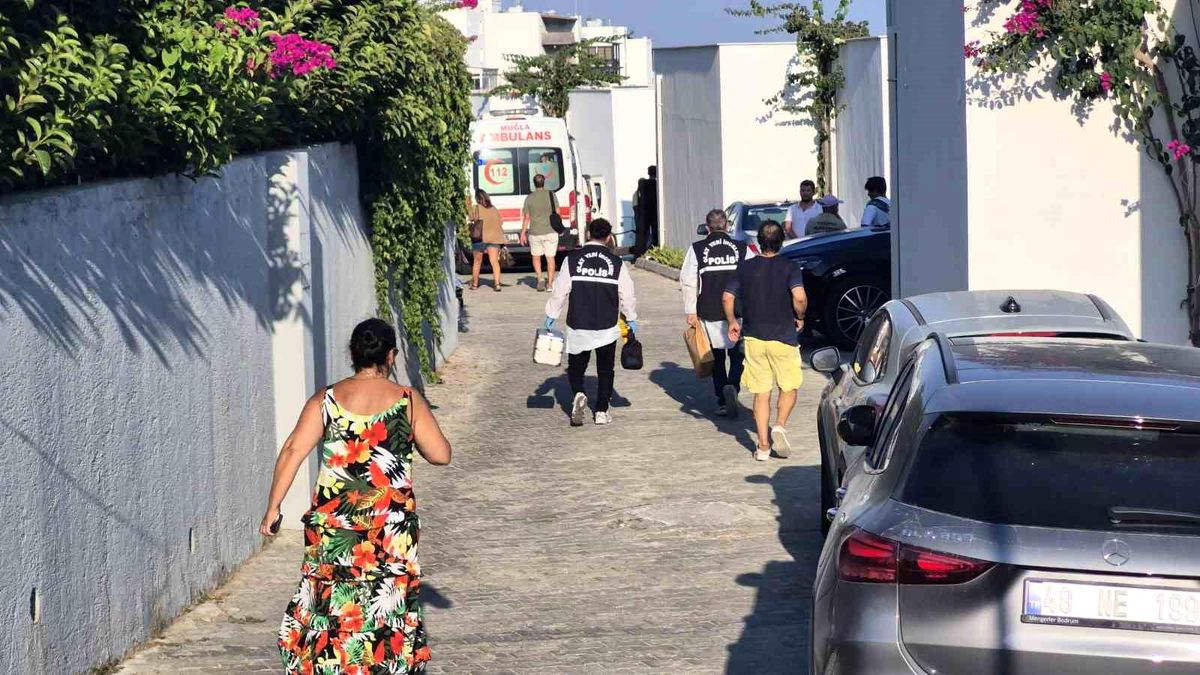 Bodrum'da Sevgililer İntihar Etti: Çift Evde Başlarından Vurulmuş Bulundu