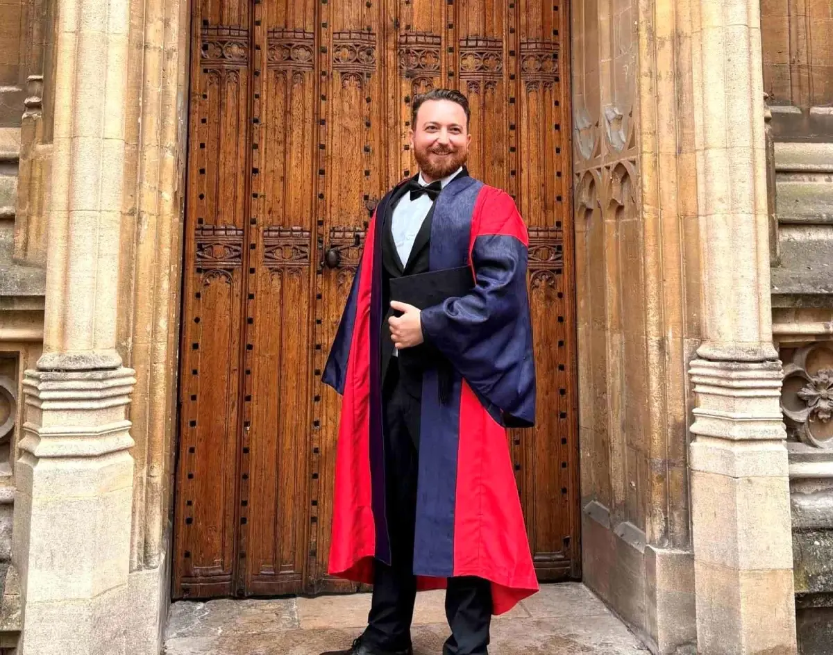 Hayallerini susturmadı, Oxford'da başardı