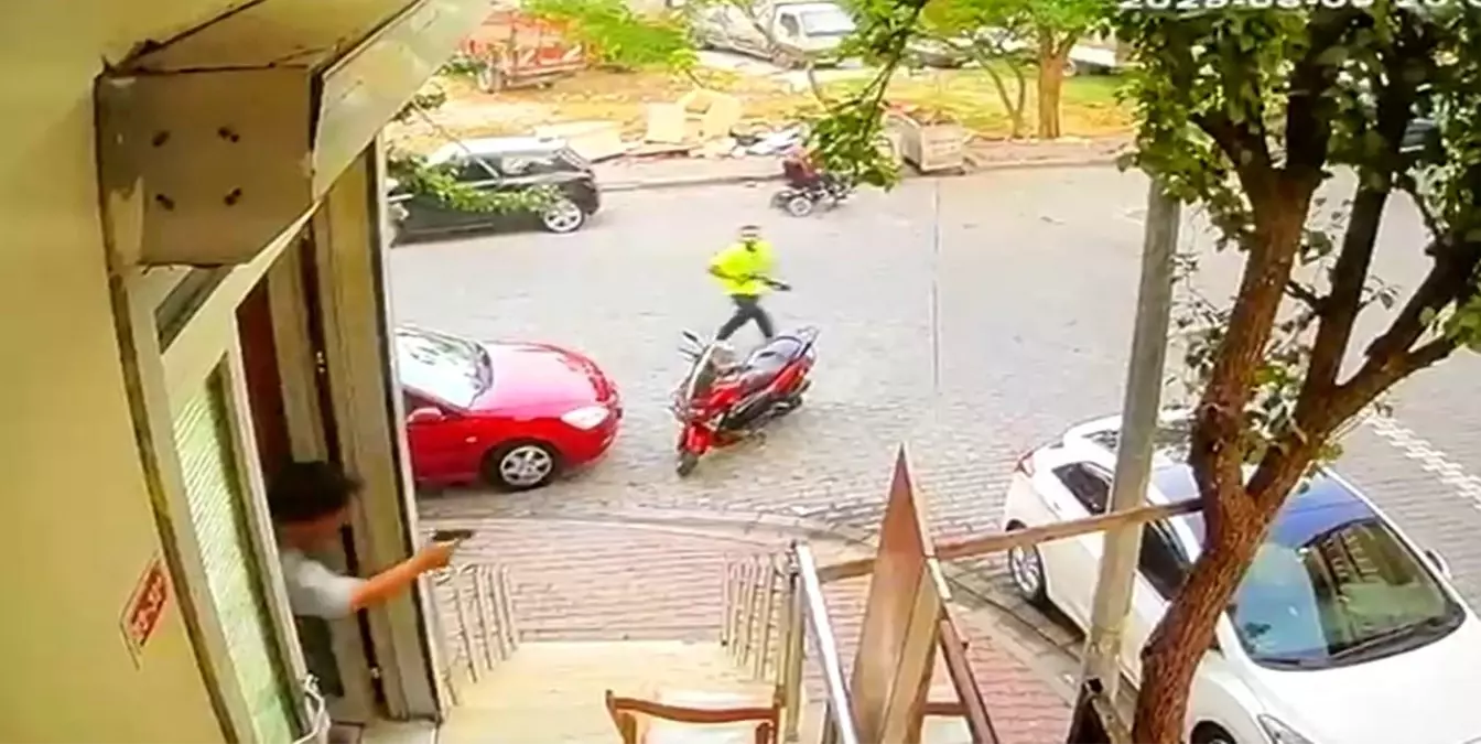 İstanbul Esenyurt'ta Kıraathaneye Pompalı Tüfekle Saldırı