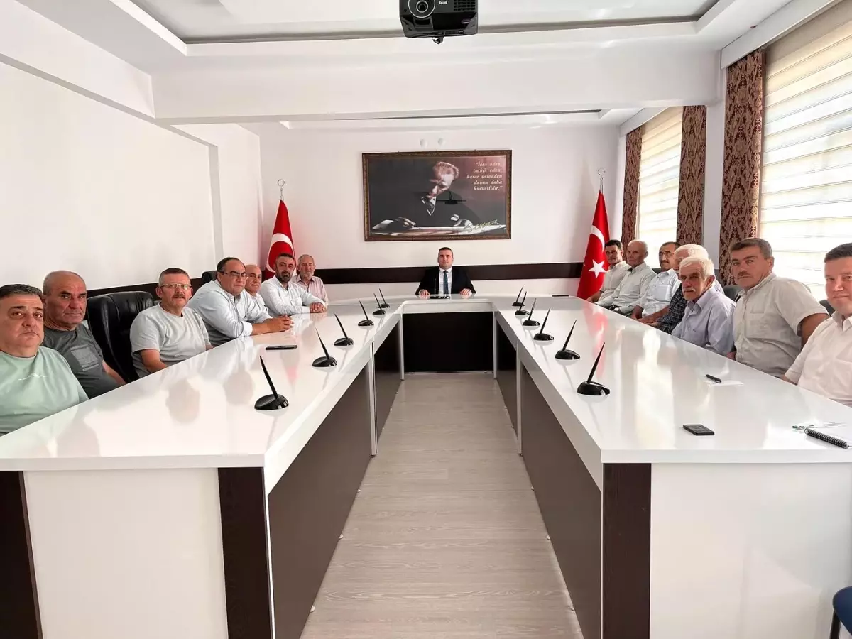 Kaymakam Ünal, Muhtarlarla İstişare Toplantısı Gerçekleştirdi