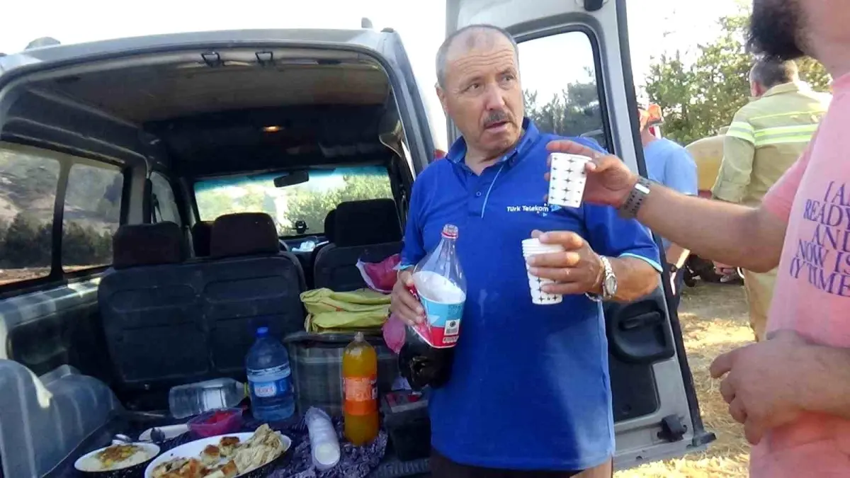 Mudurnu'dan Yangın Ekiplerine Destek: Özçelik Çifti'nden Fedakarlık