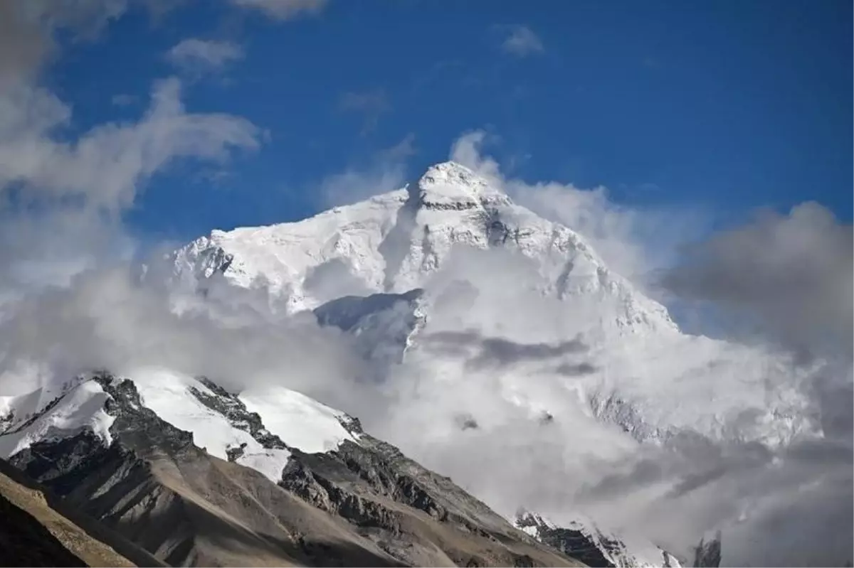 Nepal, 97 Zirveyi Ücretsiz Tırmanışa Açıyor