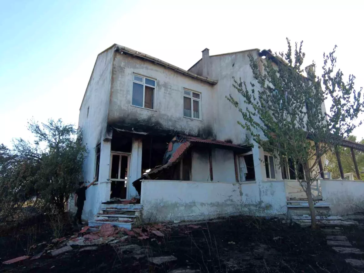 Edirne'de Orman Yangını: 2 Bin 700 Kişi Tahliye Edildi