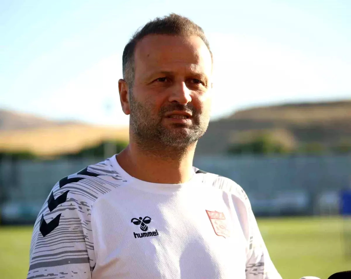 Sivasspor Teknik Direktörü Korkmaz: Zor Bir Sezon Bekliyoruz
