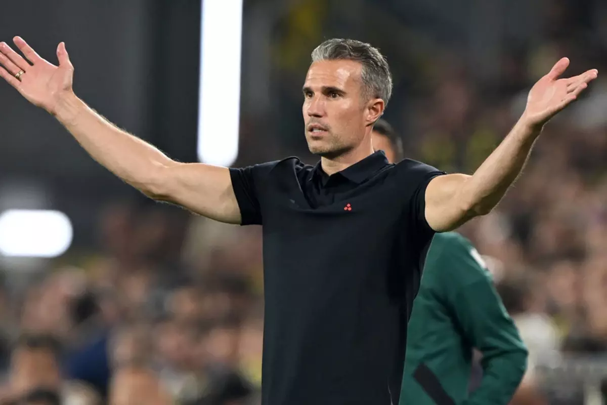 Robin Van Persie'den Fenerbahçe taraftarına mesaj