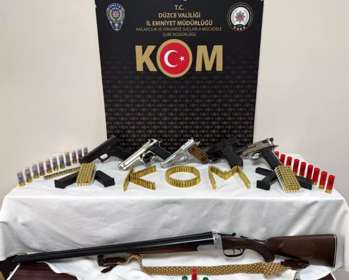 Düzce'de Ruhsatsız Silahlara Yönelik Operasyon: 4 Kişi Yakalandı
