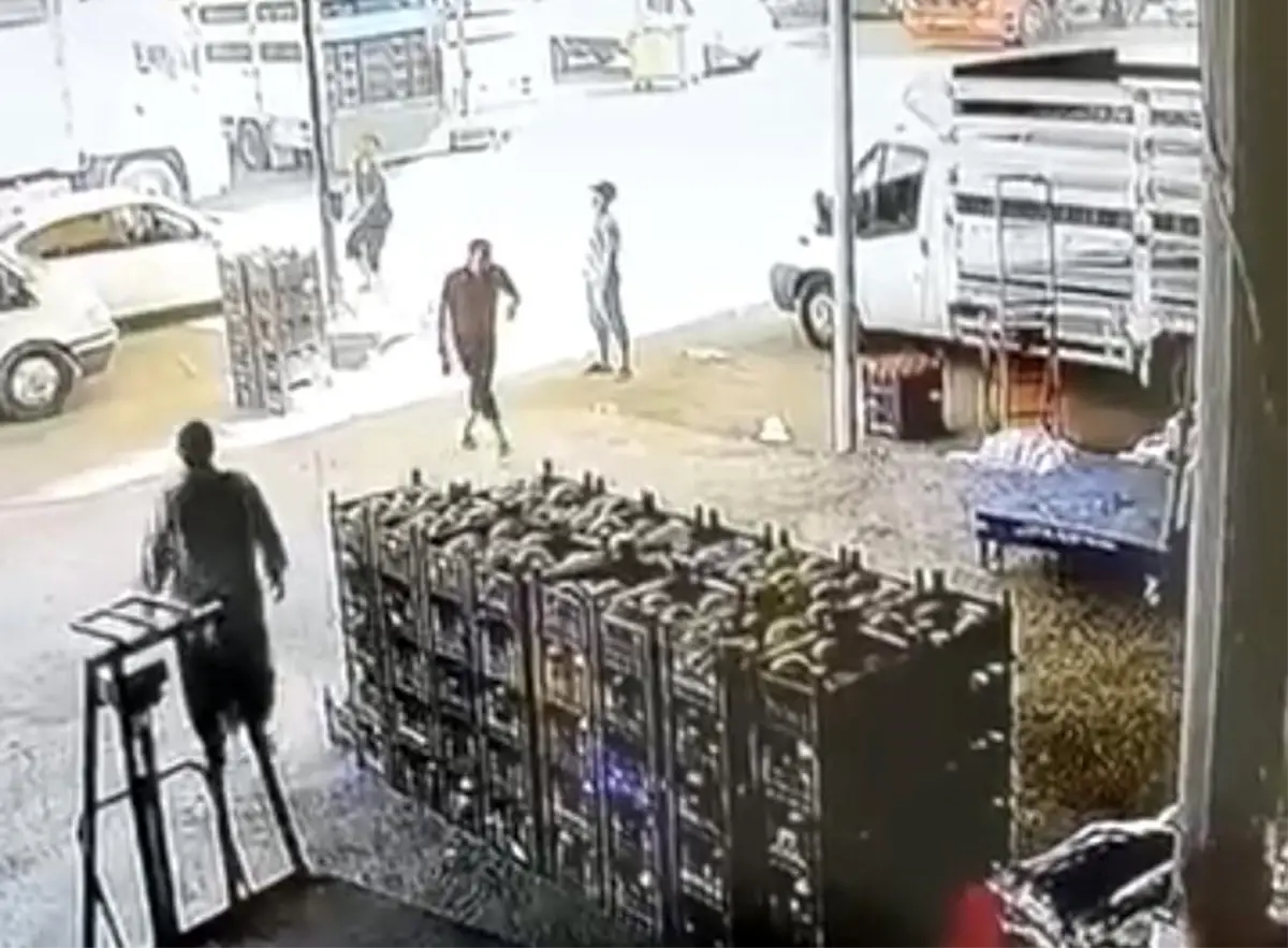 Siverek'te Sert Rüzgarın Kurbanı: Gölgelik Şemsiye Yaralanmaya Neden Oldu