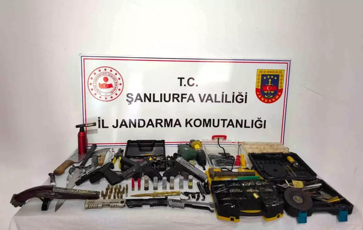 Şanlıurfa'da Jandarma Operasyonu: Eski Osmanlı Silahı ve Birçok Ruhsatsız Silah Ele Geçirildi
