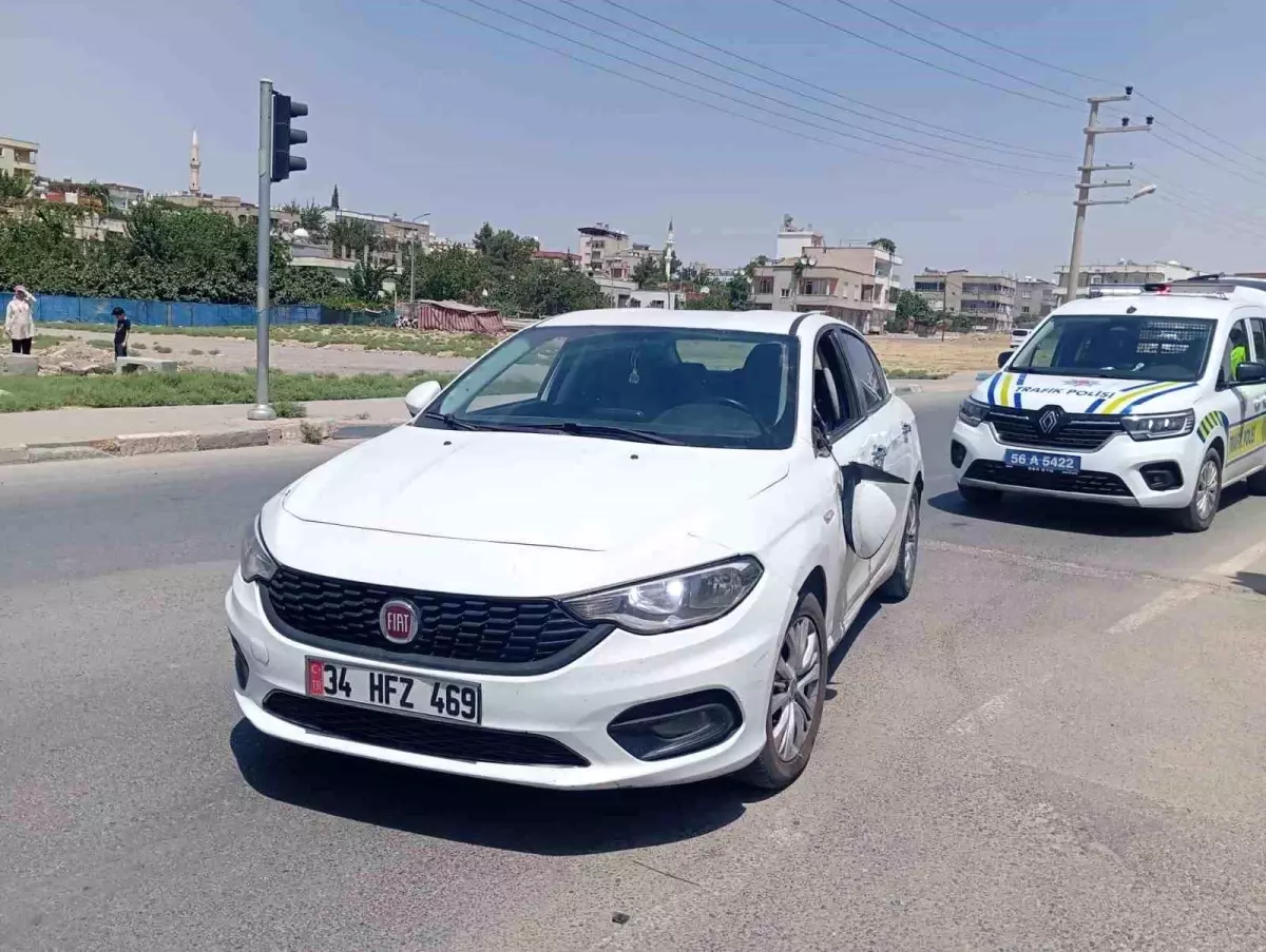 Siirt'te Trafik Kazası: Motokurye Yaralandı