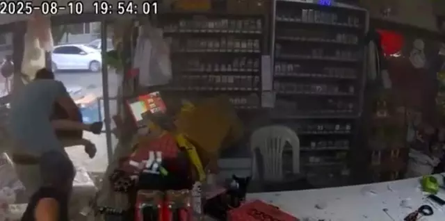 sindirgi da deprem ani market kamerasina yans 18939683 o