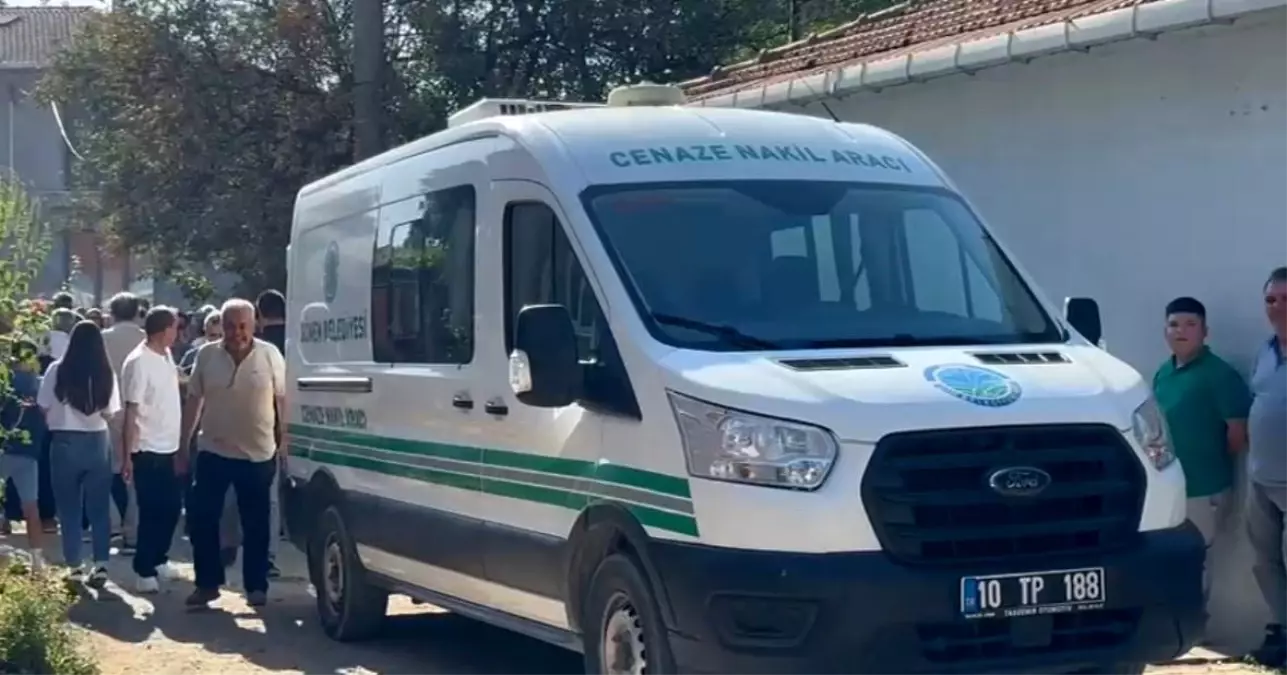 Gönen'deki Yangında Hayatını Kaybeden Ahmet Can İzmirli Son Yolculuğuna Uğurlandı