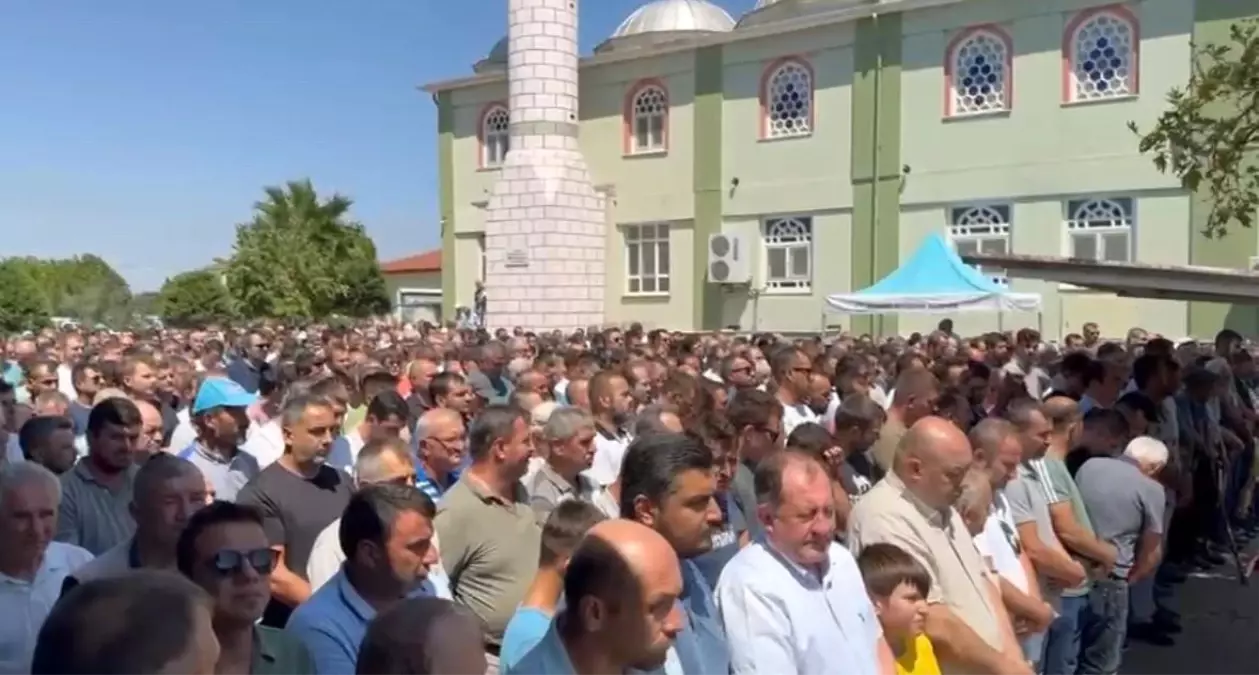 Teksüt Fabrikası Yangınında Hayatını Kaybeden Özcan Yıldırım Son Yolculuğuna Uğurlandı
