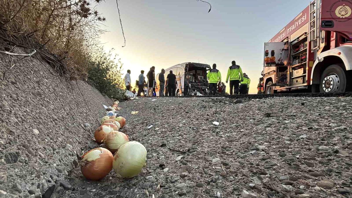 Bolu'da Yolcu Otobüsü ile Kamyon Çarpıştı: 1 Ölü, 10 Yaralı