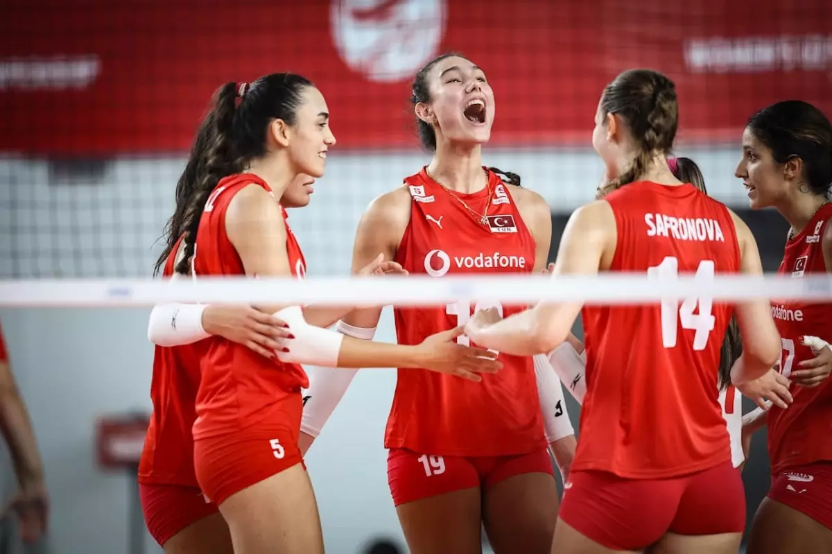 U21 Kadın Voleybol Milli Takımı, İtalya'yı Mağlup Ederek Son 16'ya Yükseldi