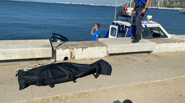 19 yasindaki gencin cesedi denizde bulundu 18942411 9431 m