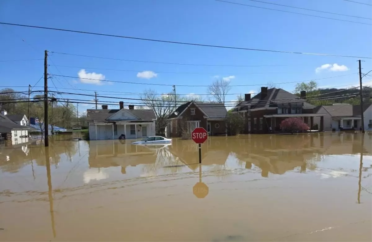 Tennessee'de Sel Felaketi: 3 Kişi Hayatını Kaybetti
