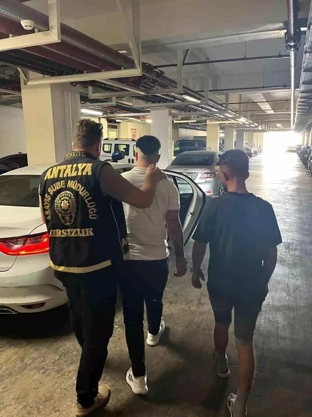 Antalya'da 15 Hırsızlık Suçu Aydınlatıldı, 32 Şüpheli Yakalandı