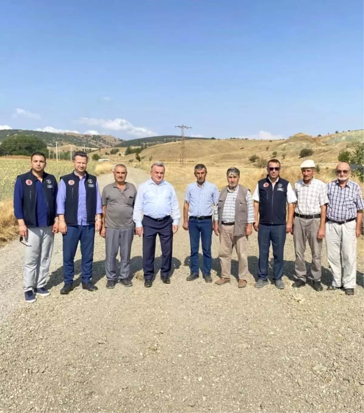 Bozüyük Kaymakamı Adem Öztürk, Yeniçepni Köyü'ndeki Asfalt Çalışmalarını İnceledi