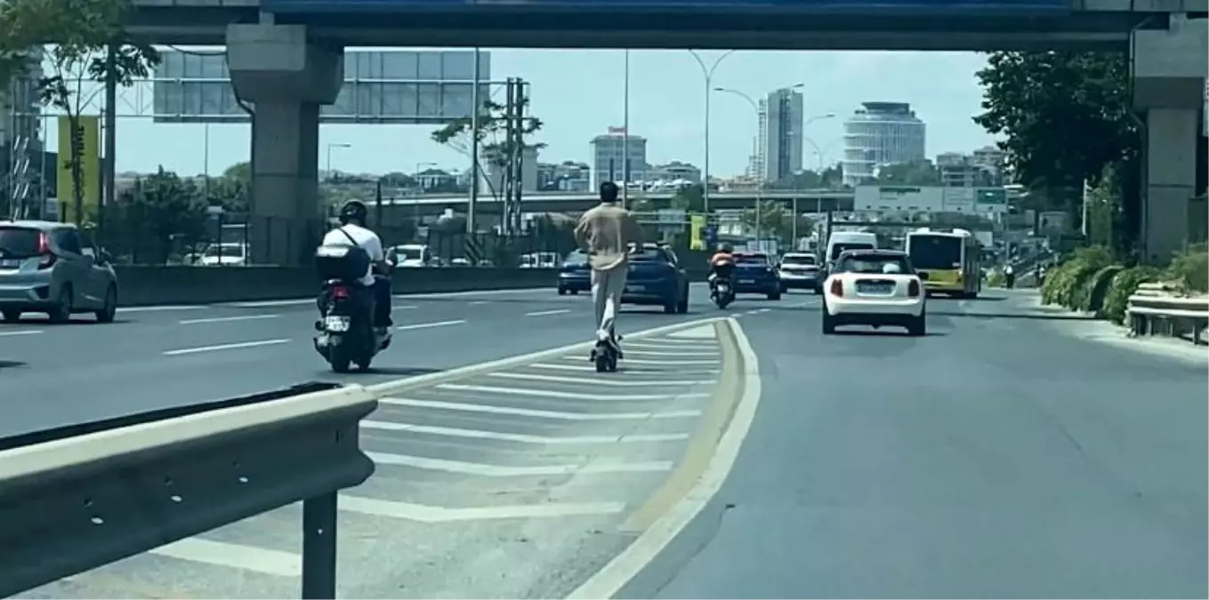 Ataşehir'de Güvenlik Ekipmansız Scooter Kullanımı Trafiği Tehlikeye Attı