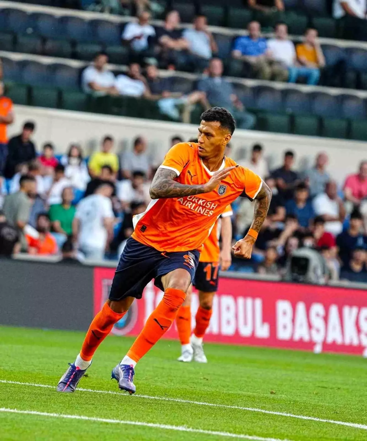 Başakşehir, Viking ile 1-1 Berabere Kaldı, 100. Golüne Ulaştı