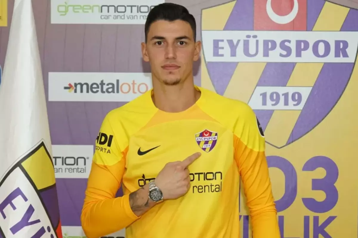 Berke Özer'in yeni adresi belli oldu! Dikkat çeken Fenerbahçe detayı